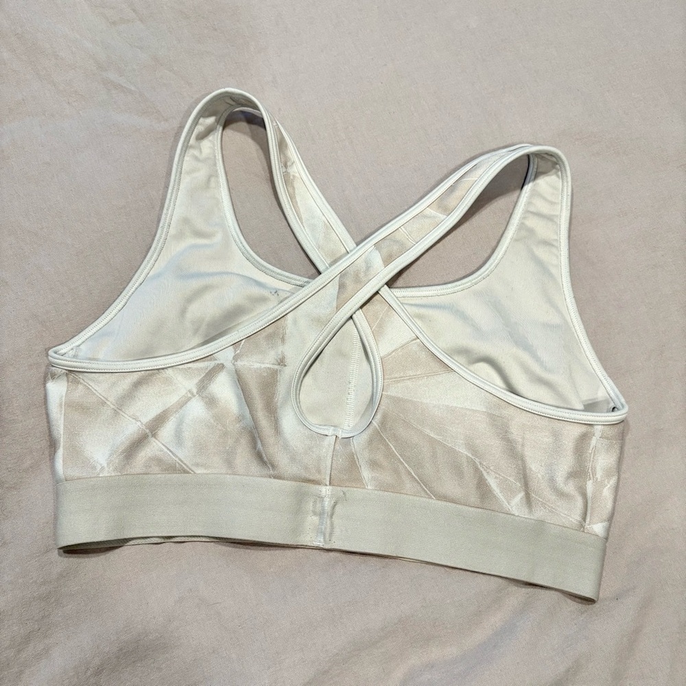 Under Armour Women's Armour Mid Crossback Metallic Print Sports Bra - Picture 6 of 7